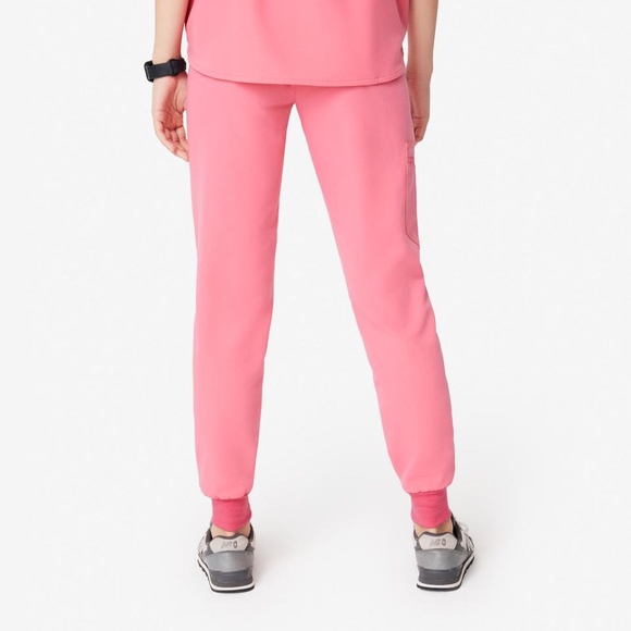 Figs Scrub Set, Neon Pink - Catarina and Zamora - Picture 9 of 9